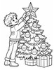 Ausmalbild Junge schmückt Weihnachtsbaum mit Stern